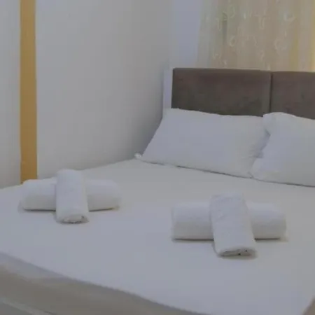 Mike * Sarandë